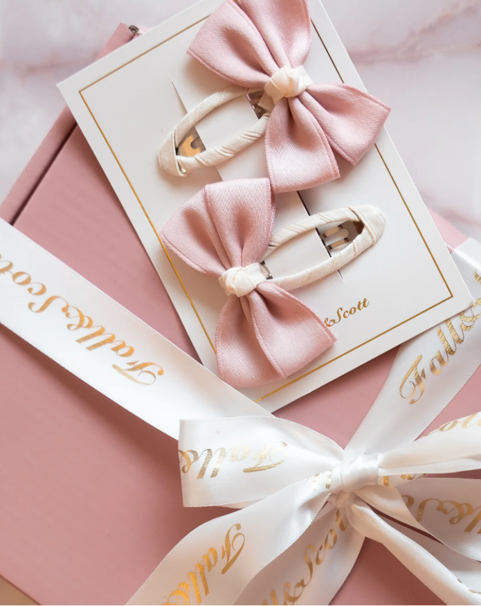 Haaraccessoires meisjes: diademen en setjes met strikjes van Fall & Scott