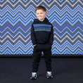 Afbeelding laden in galerijweergave, Mitch & Son joggingpak met capuchon en zigzagprint Watson Zwart
