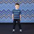 Afbeelding laden in galerijweergave, Mitch & Son bundel cargobroek & shirt Weston Wesson - sfeerfoto
