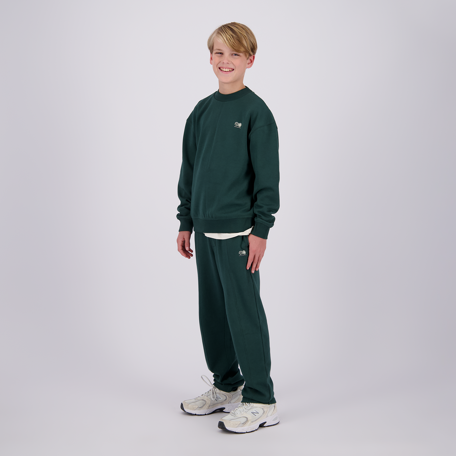 Raizzed sweater jongens Sohard Dark Green, op model