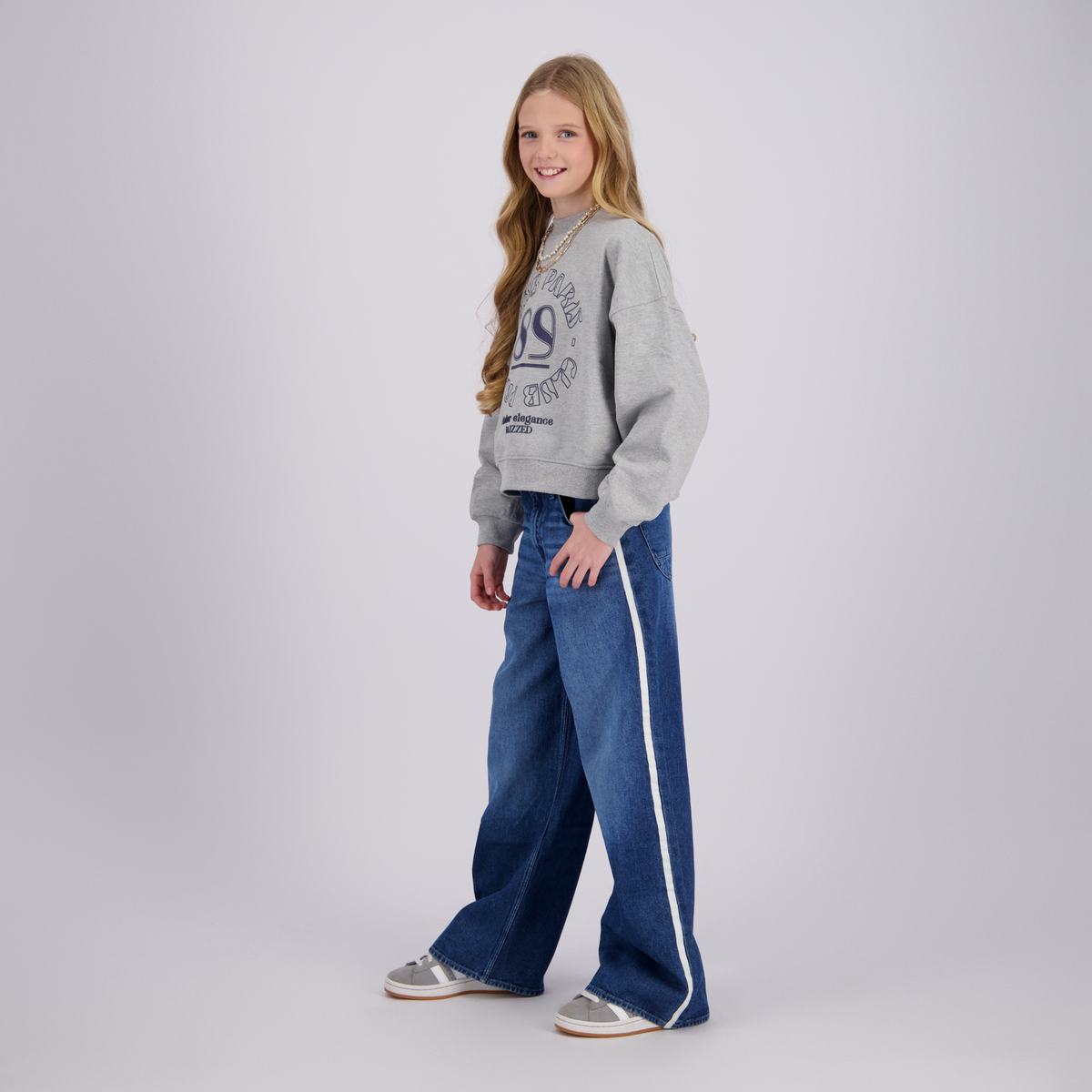 Raizzed jeans meisjes Monaco Sporty Mid Blue Stone, op model